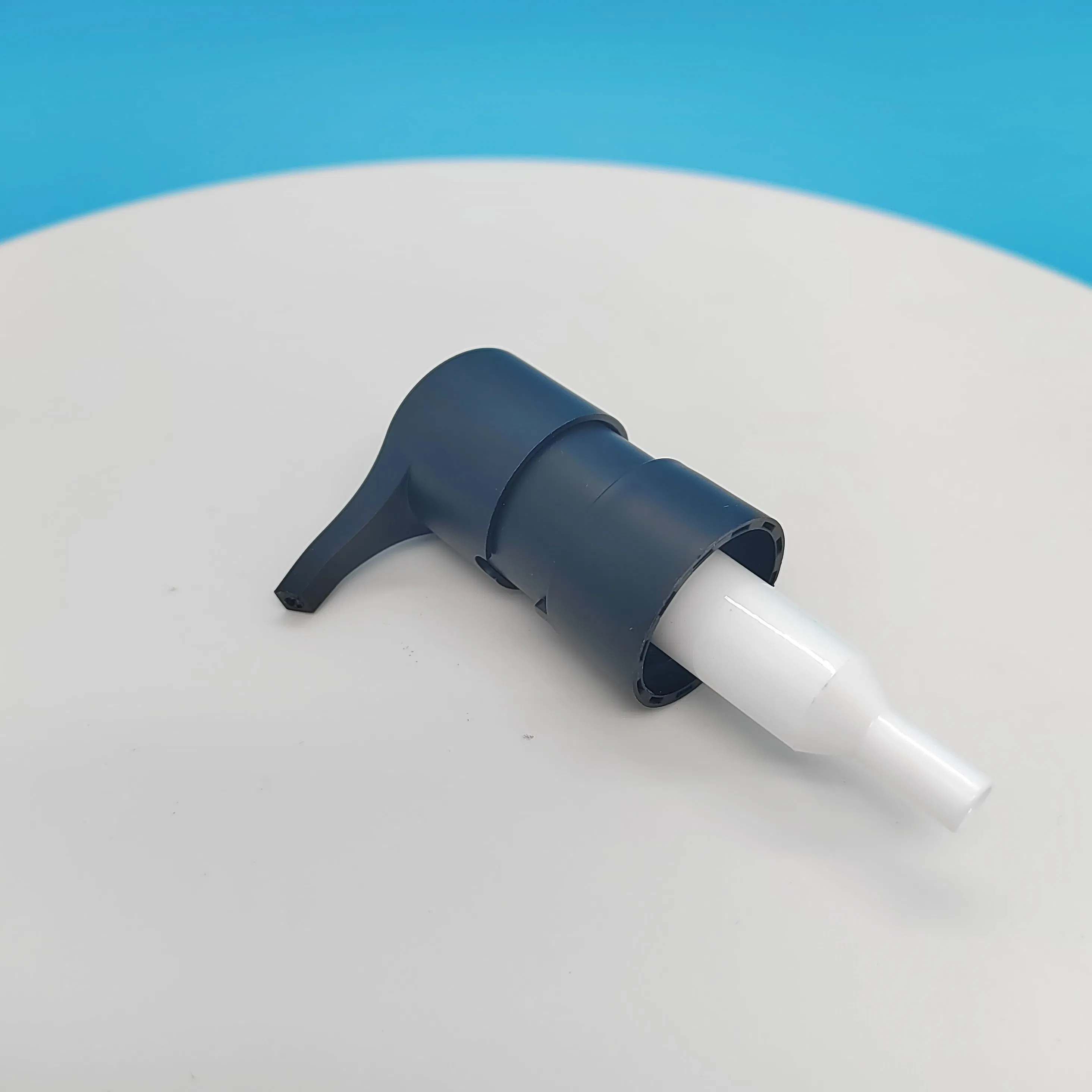 24/410 Frosted Plastic Cream Treatment Pump Foundation Essential Oil Pump