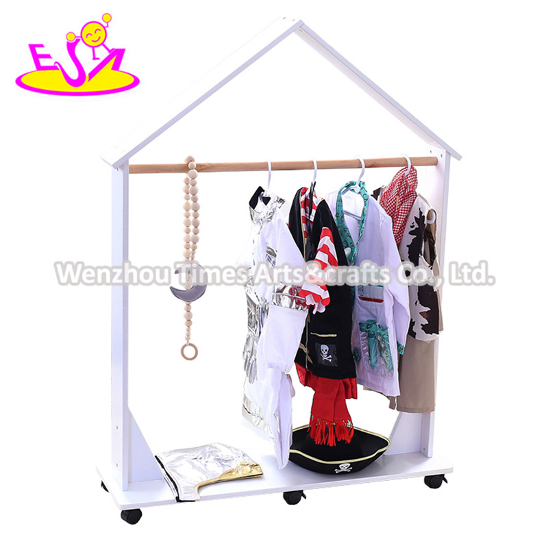 2020 High Quality Kids Wooden Hanger Stand with Storage Shelf W09b098