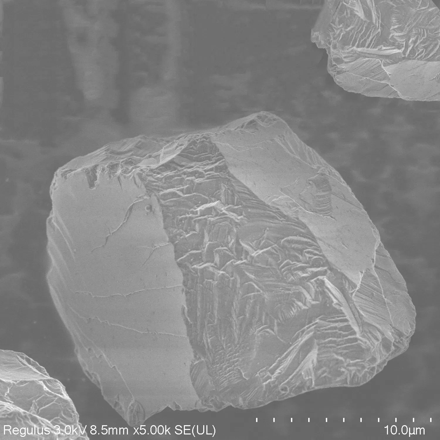 Полировальный порошок из синтетического алмаза