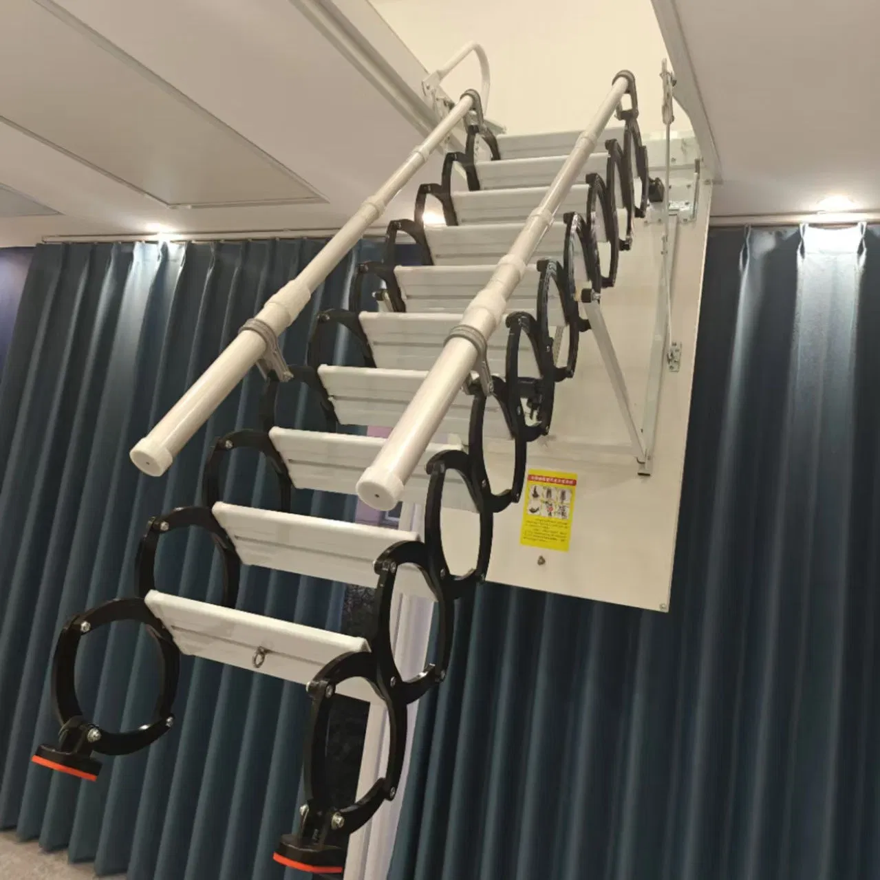 Retractable Steel Ladders Titanium Alloy Attics Telescoping Access Ladder for Restaurants Retail Hotels