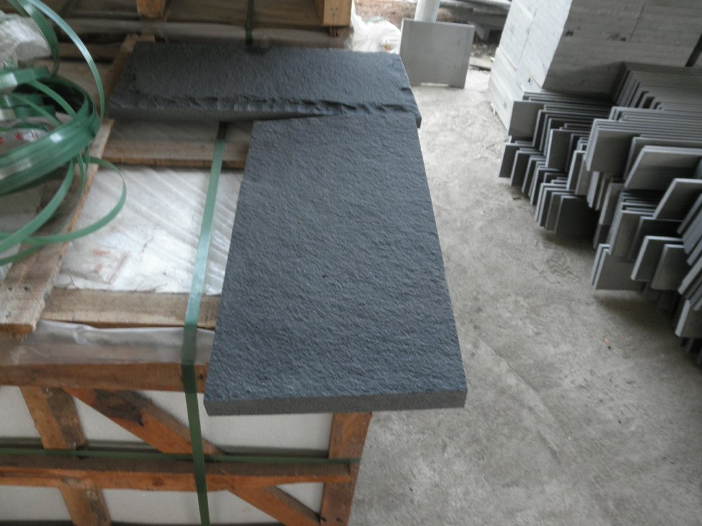 Hainan Black Stone Basalt for Outdoor Stair / Flooring / Paving China Granite