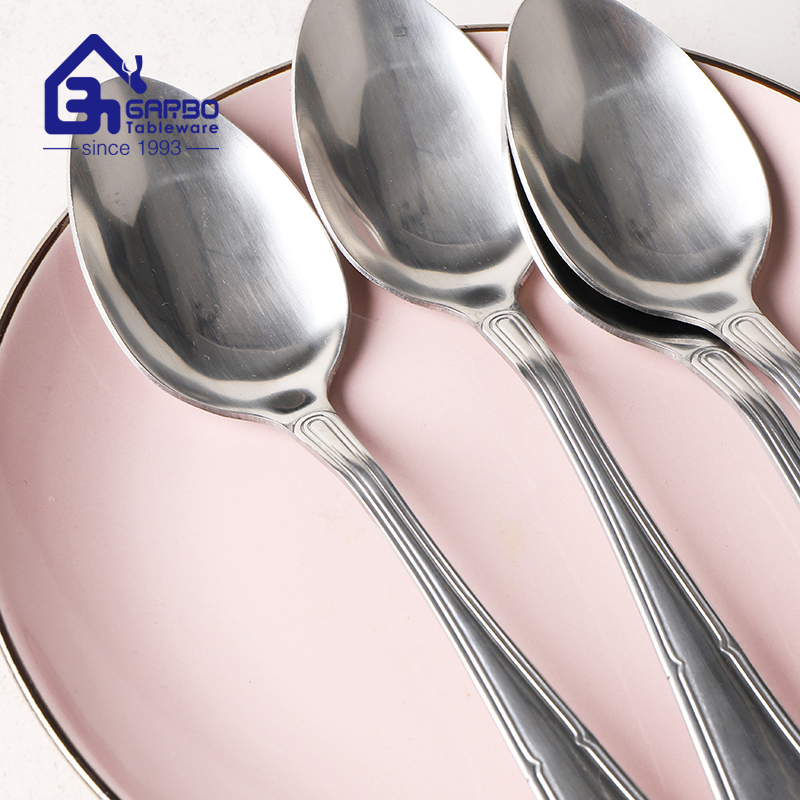 China Supplier Head Polish Sliver Dinner Knife with Good Design Handle for Home or Hotel