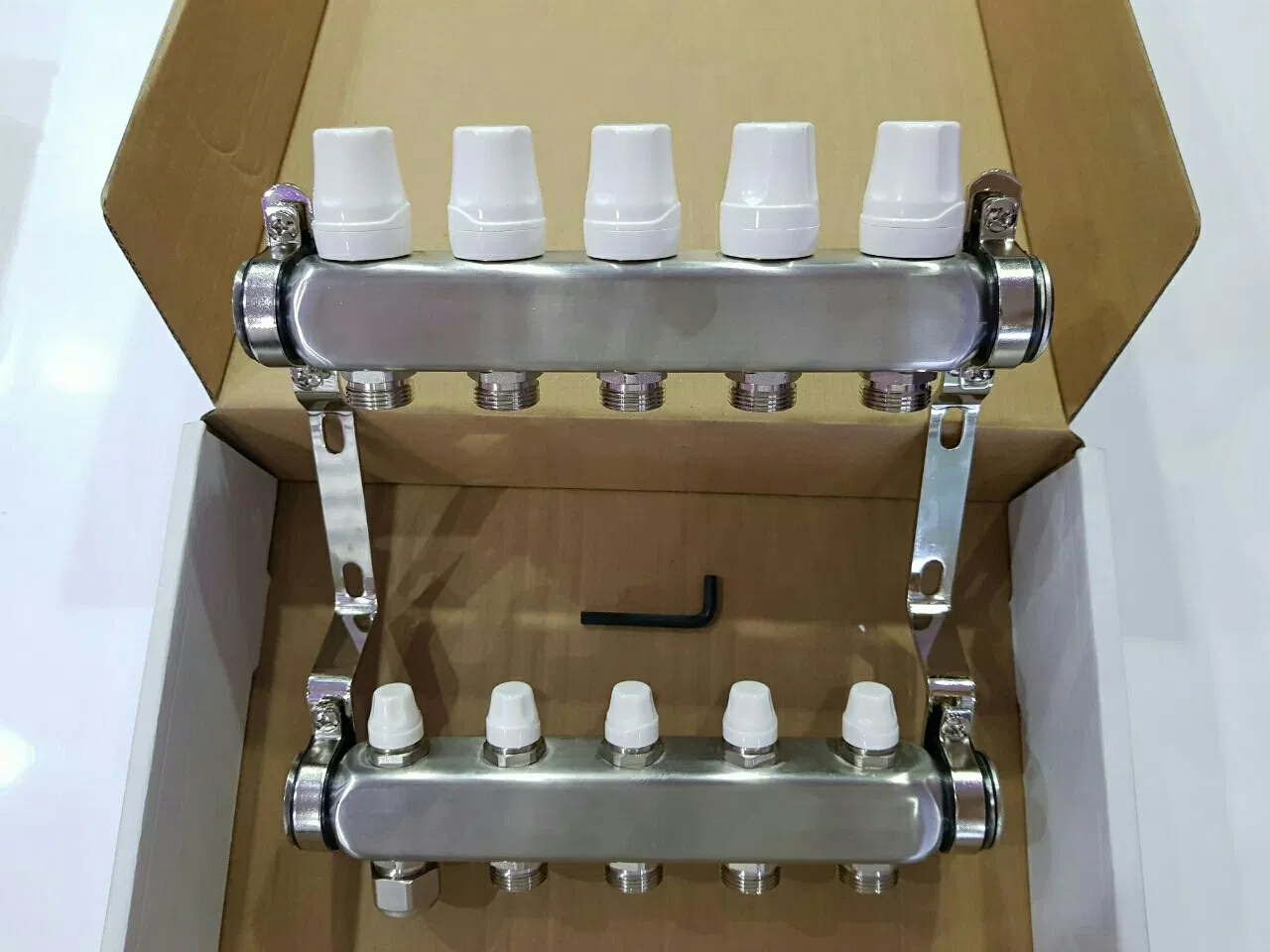 4 Loop Manifold Stainless Steel Pex 0-2 Gpm Radiant Heating, with 1/2" Pex Fittings