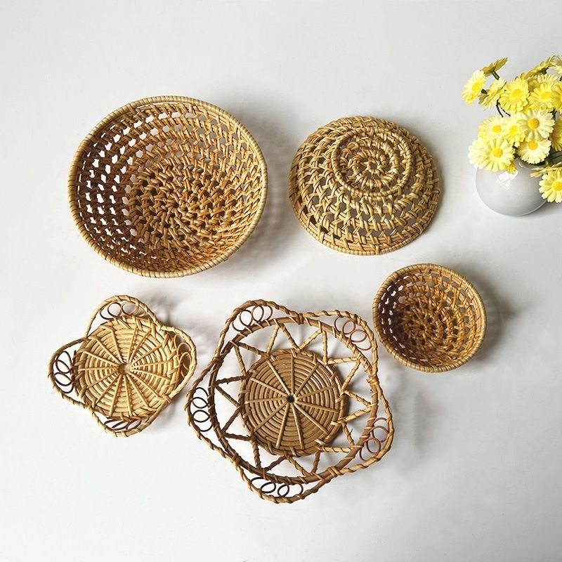 Handwoven Vietnamese Autumn Rattan Storage Basket Hollow Woven Fruit Bread Serving Tray Desktop Organizer Wholesale OEM