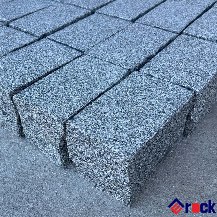 Anti-Slip Finish Bush-Hammered/Flamed Dark Gray Granite Driveway Paving Stone