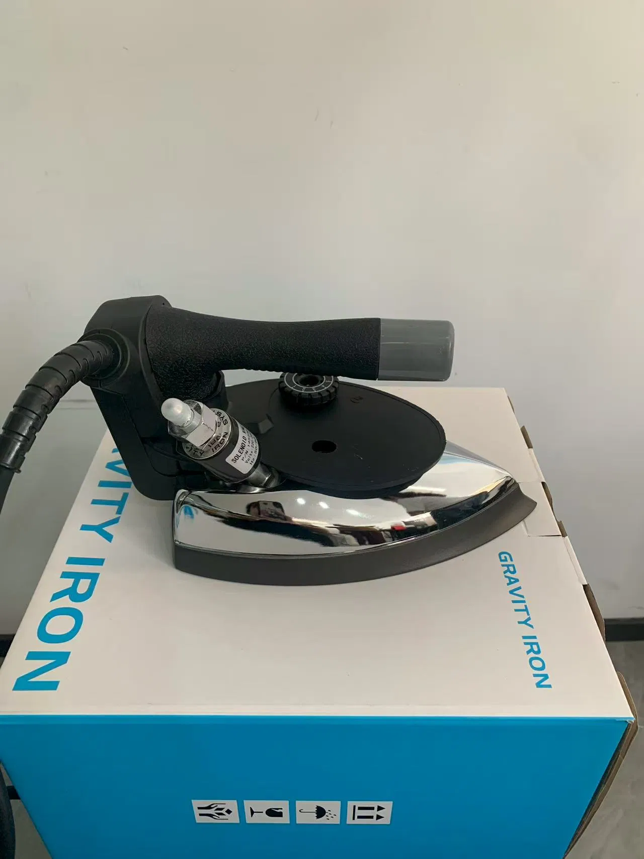 Compact Professional Clothing Iron for Durable Wrinkle-Free Results