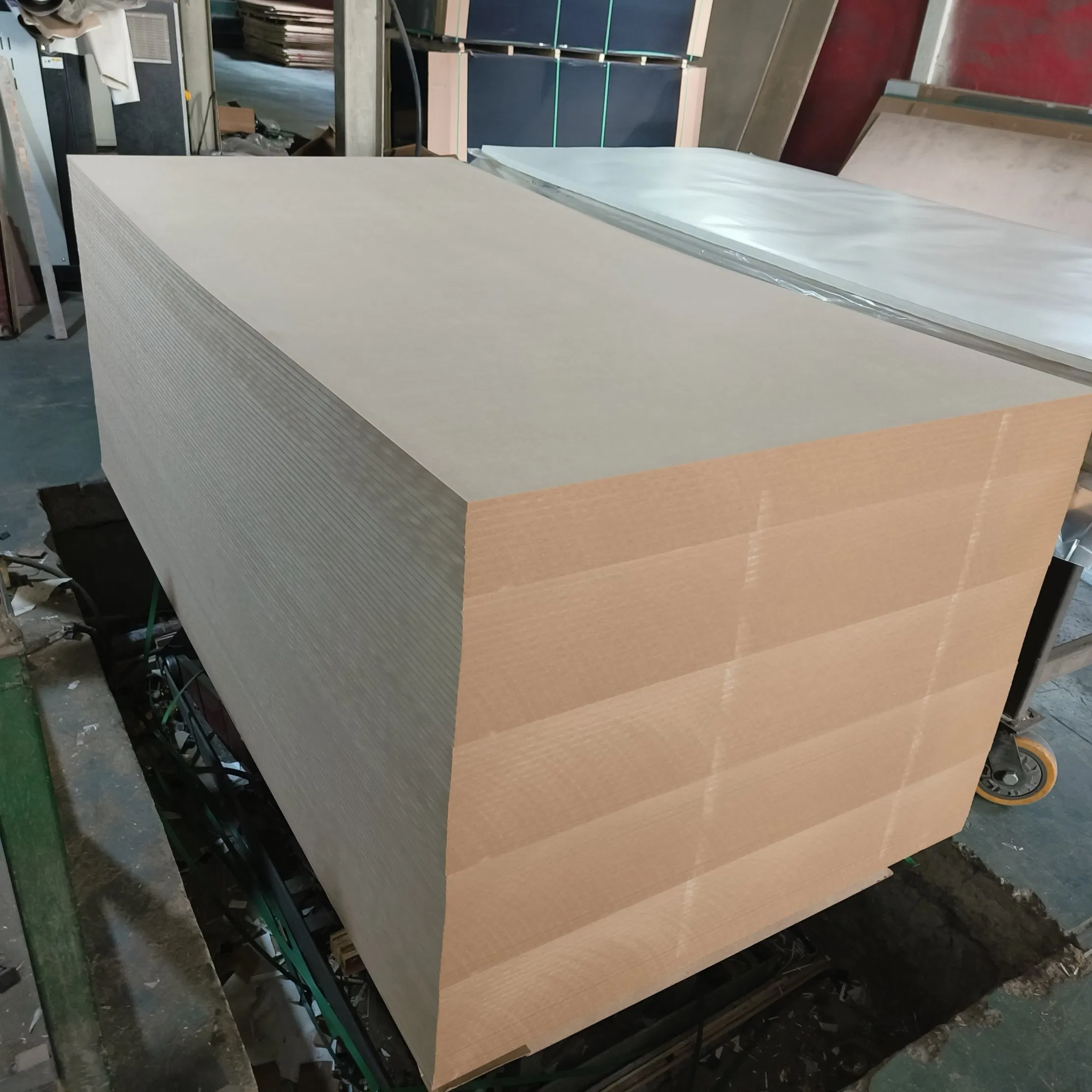 High Quality China Factory Directly Supply Plain MDF Board 1220mmx2440mmx16mm E2 Poplar MDF