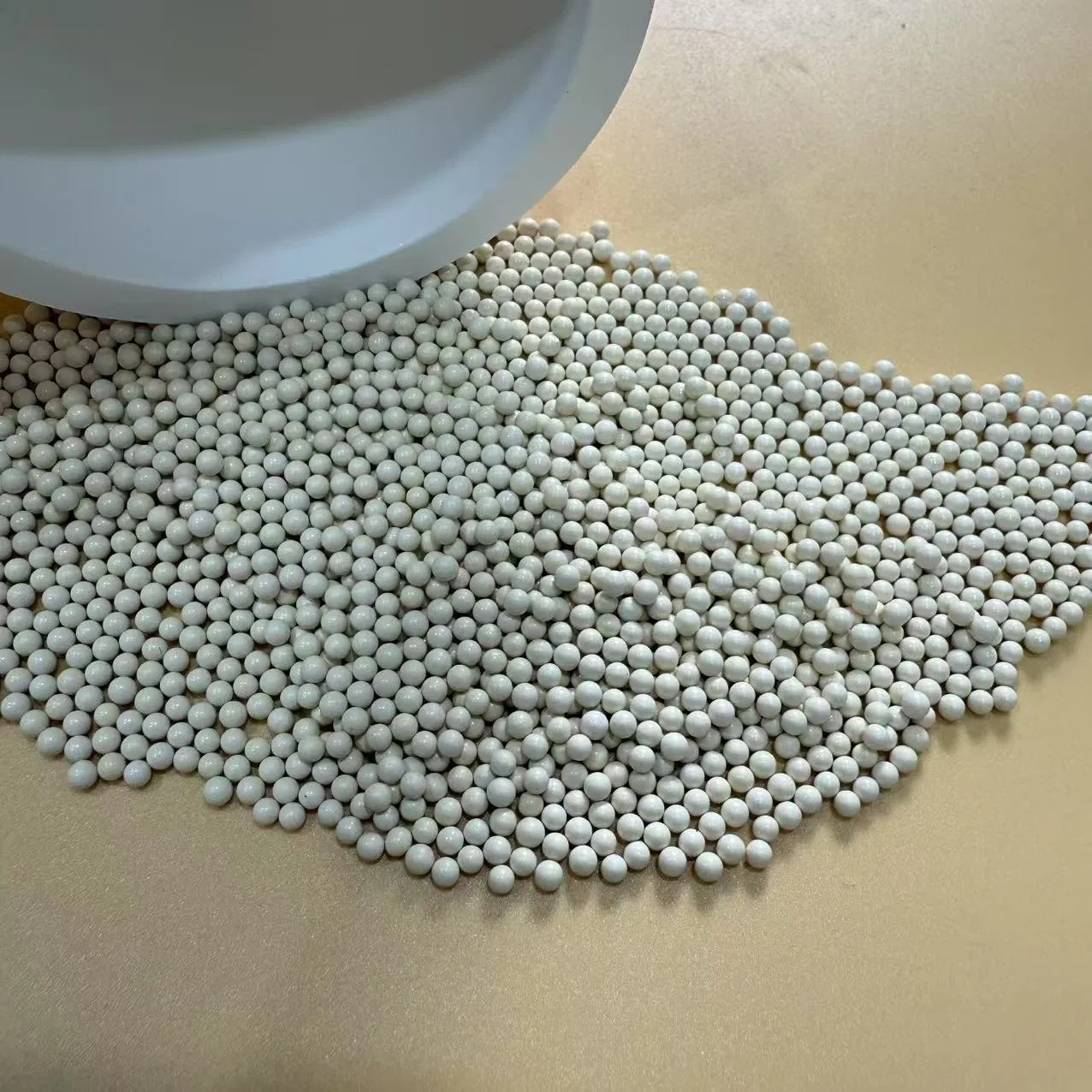 Zirconium and Aluminum Oxide Composite Ceramic Beads for Superior Grinding Media Performance