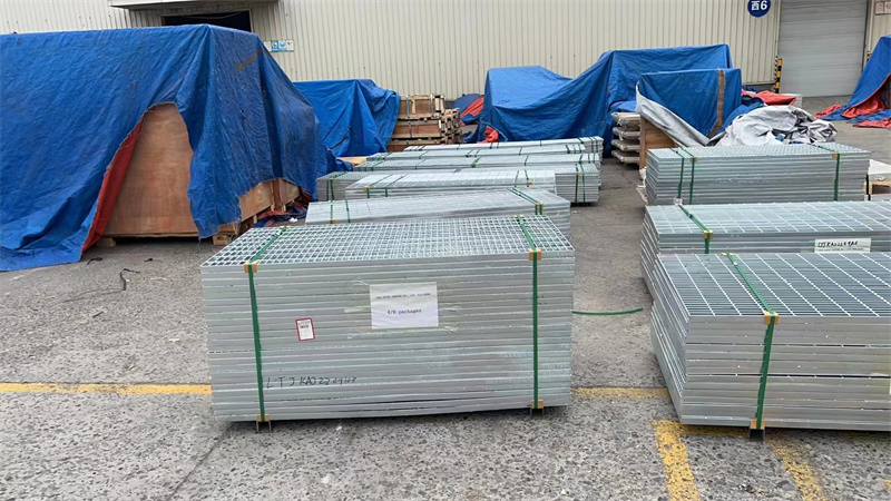 Galvanized Steel Metal Wheelchair Ramp Grating Steel Mesh Grating Ramp for Floor