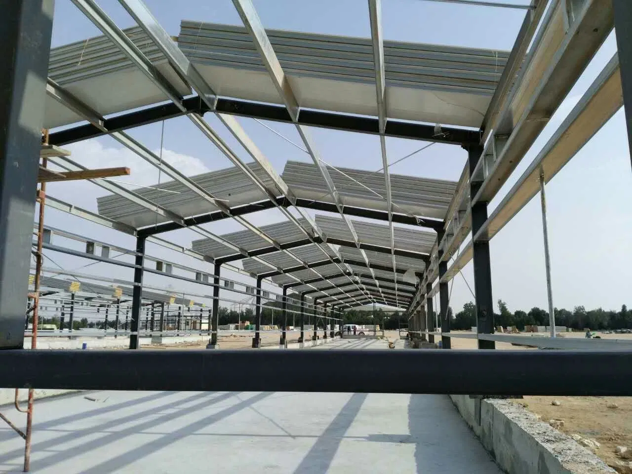 Prefab Steel Structure Warehouse with Solar Power Prefabricated Steel Building Garage Storage Shed Metal Building Warehouse