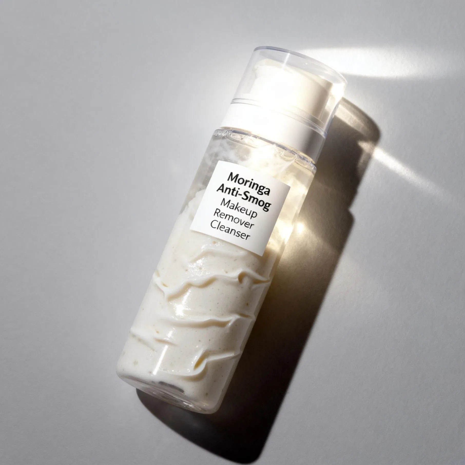 Professional Ophthalmic Tested and Mild Cleansing Face Cleanser with Moringa Oil and Bisabolol for Delicate Eye Lipid Layer Protection