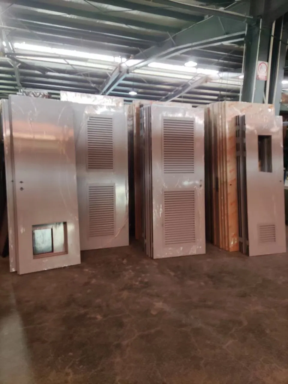 High Quality Hinged Metal Door with Louver for Venting