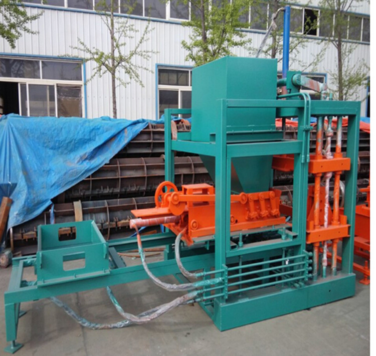 Qt4-20 Semi-Automatic Cement Bricks Manufacturing Process