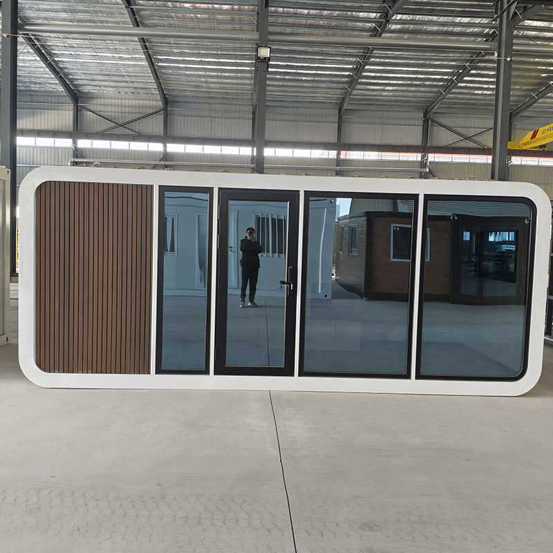 Outdoor Prefabricated Space Capsule Sleeping Glamping Pod House Casa Container Apple Cabin