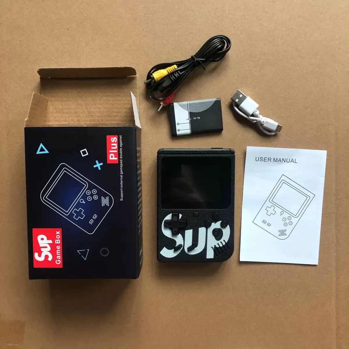 3.5 Inch 400 in 1 Big Screen Handheld Game Player Box Videojuegos 8 Bit TV Game with Controller for 2 Players