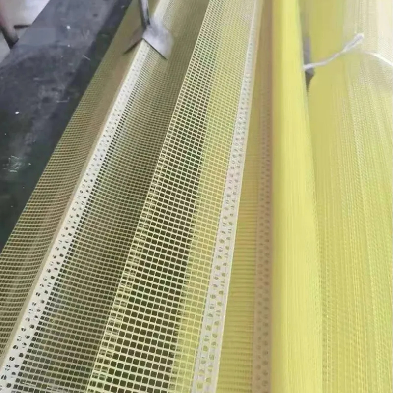 China Supplier Fiberglass Corner Bead PVC Corner Profile with Fiberglass Mesh