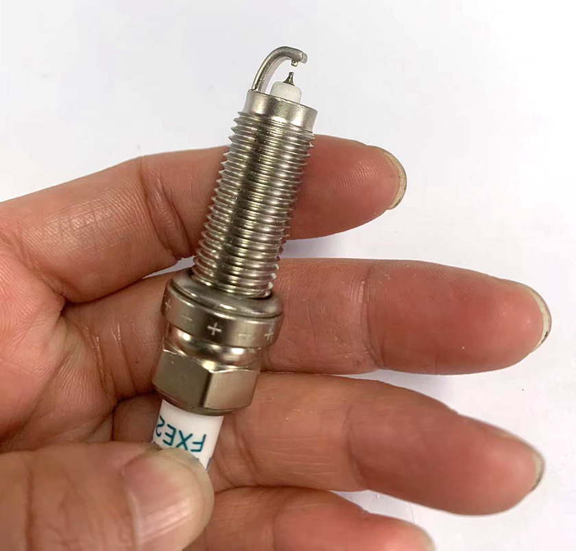 Иридиевая свеча зажигания 22401-3TA1B FXE20HE11
