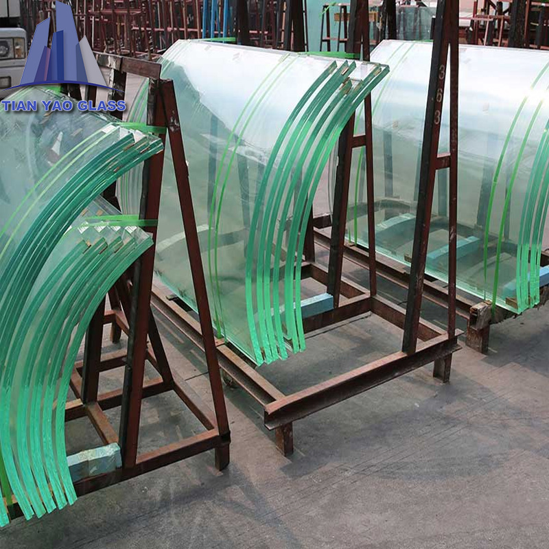 Гнутое закаленное стекло для аквариума 10-19 мм