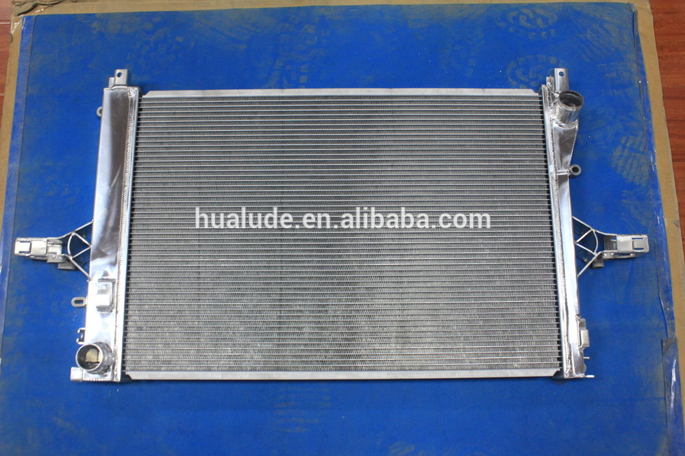 Радиатор охлаждения двигателя для грузовиков и авто