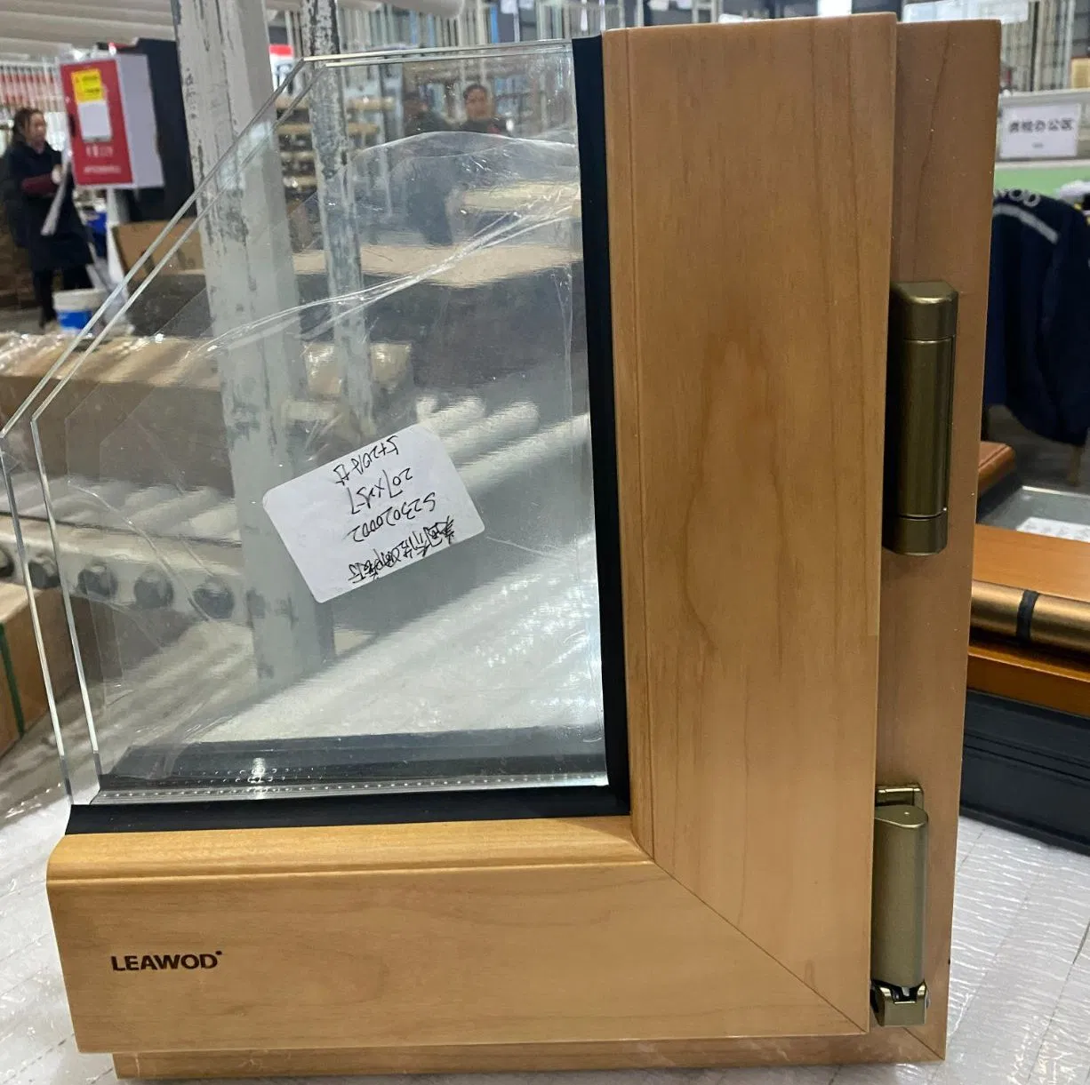 Leawod Triple Glass Aluminum Oak Wood Casement Window with Folding Mosqutio Screen