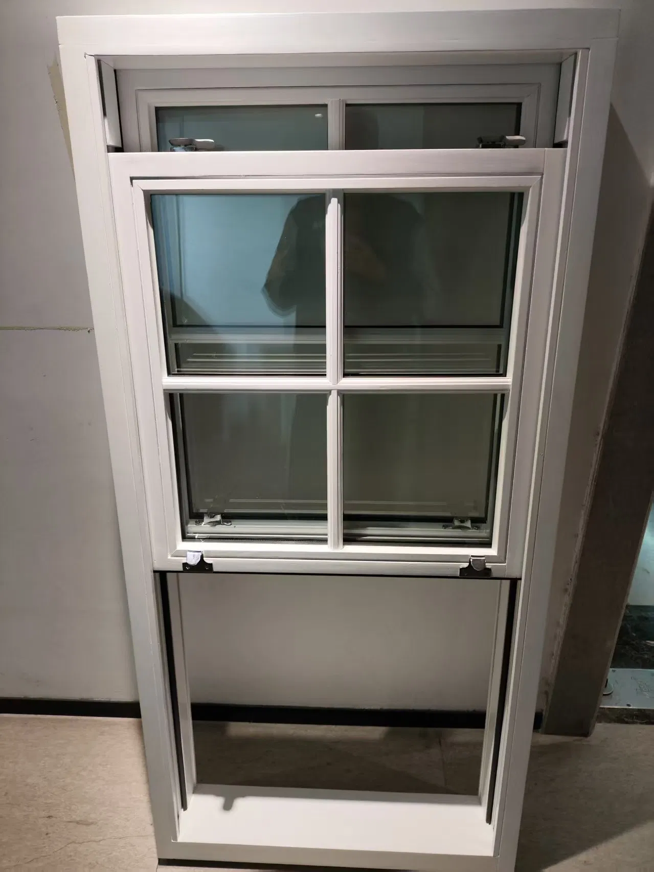 White Color Wooden Single Hung Window Grille Design Double Glazing Single Hung Wooden Window