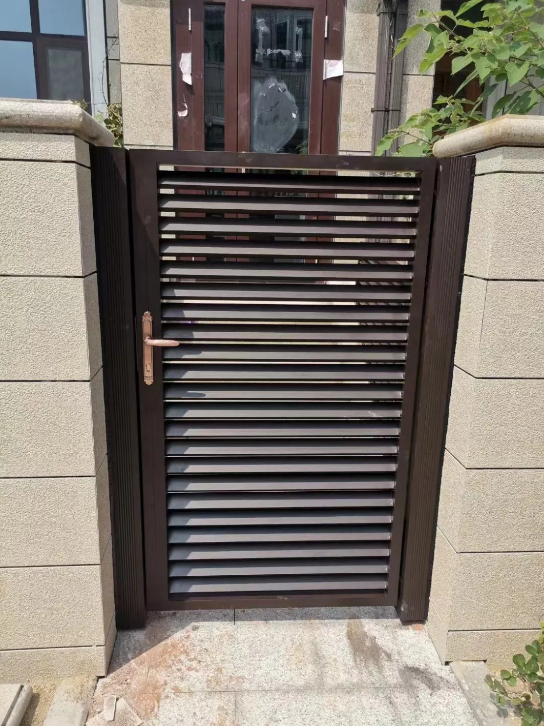 Wrought Iron Steel Swing Automatic Sliding Security Manual Fence Driveway Metal WPC Security Garden Morden Entrance Residential Galvanized Main Aluminum Gate