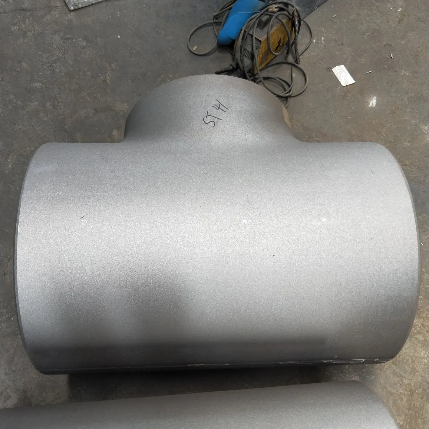 ANSI B16.9 DN300 12" Sch40 Buttweld Stainless Steel Carbon Steel A234wpb Reducing Butt Welded Carbon Steel Equal Seamless Fittings Tee for Gas