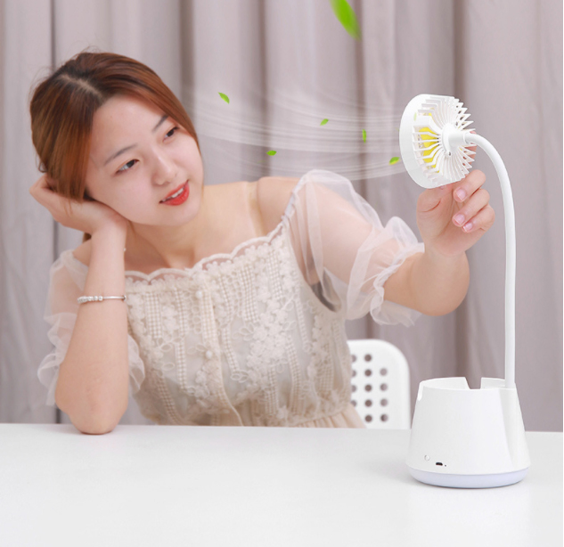 Factory Supply 2020 Newest Design Multifunctional Fan Pen Holder Phone Holder Night Light Table Lamp LED Fan