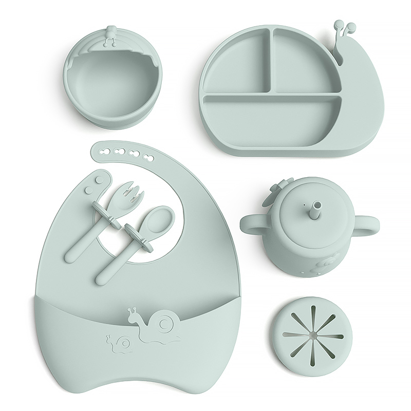 Newest Patent Snail Animal Shape Divided BPA Free Silicone Bowls Cups Bibs Tableware Baby Dinnerware Plate Feeding Set