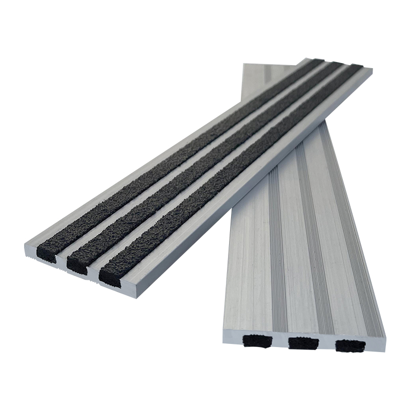Anti Slip Strip Grit Coated Aluminum Stair Tread Nosing for Stair Edging