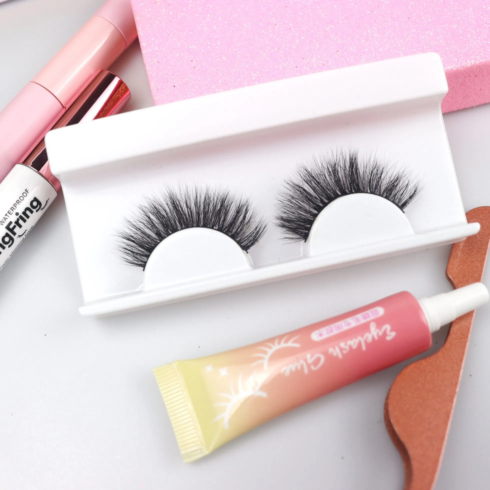 2026 Hot Sell Faux Mink Eyelash ODM OEM 5D Natural Eyelash Extension Cat Eye Look False Eye Lash Clear Band Premade Volume Fans False Eyelashes with Custom Box
