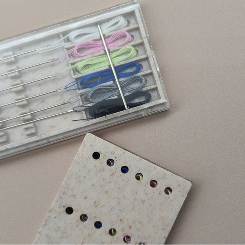 Wholesale Hotel Disposable Custom Printed Travel Mini Sewing Kit Set