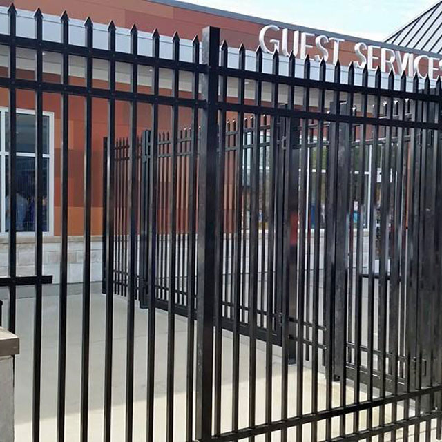 China Supplier Black Metal Tubular Backyard Cast Iron Fence