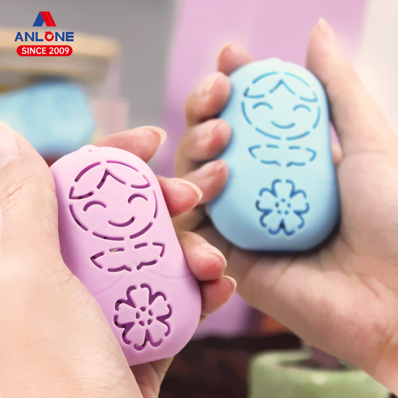 Promotional Handwarmer Doll Shaped Shell Hand Warmer Instant Heating Heat Patch Pack Winter