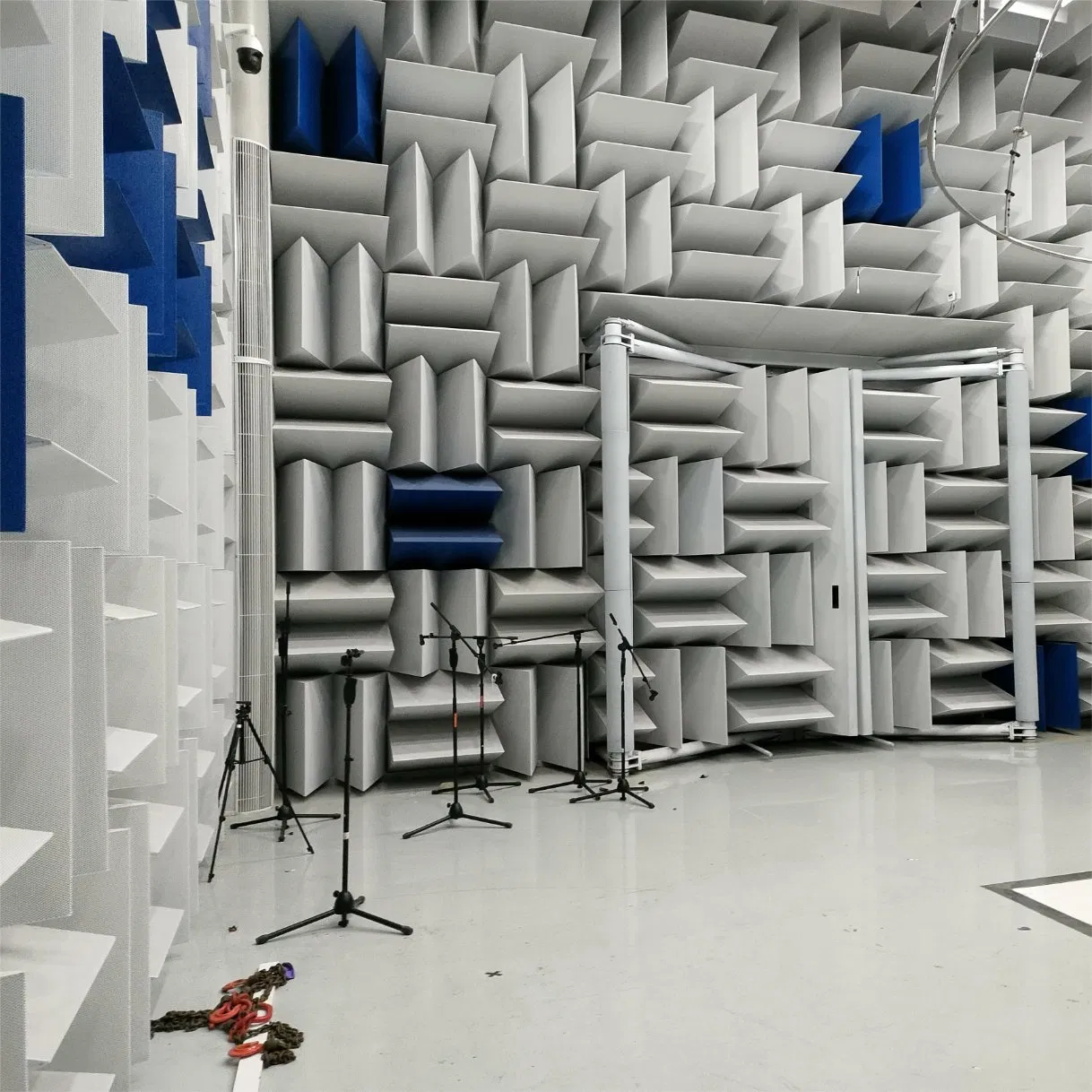 High-Precision Industrial Machinery Noise Analysis Laboratory with Customizable Anechoic Chamber