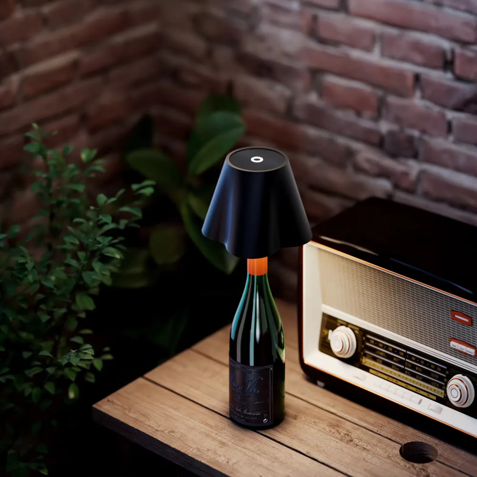 Popular New Styles Decoration Wine Bottle LED Lamp Restaurant Hotel Bar Rechargeable Wine Bottle Lamp