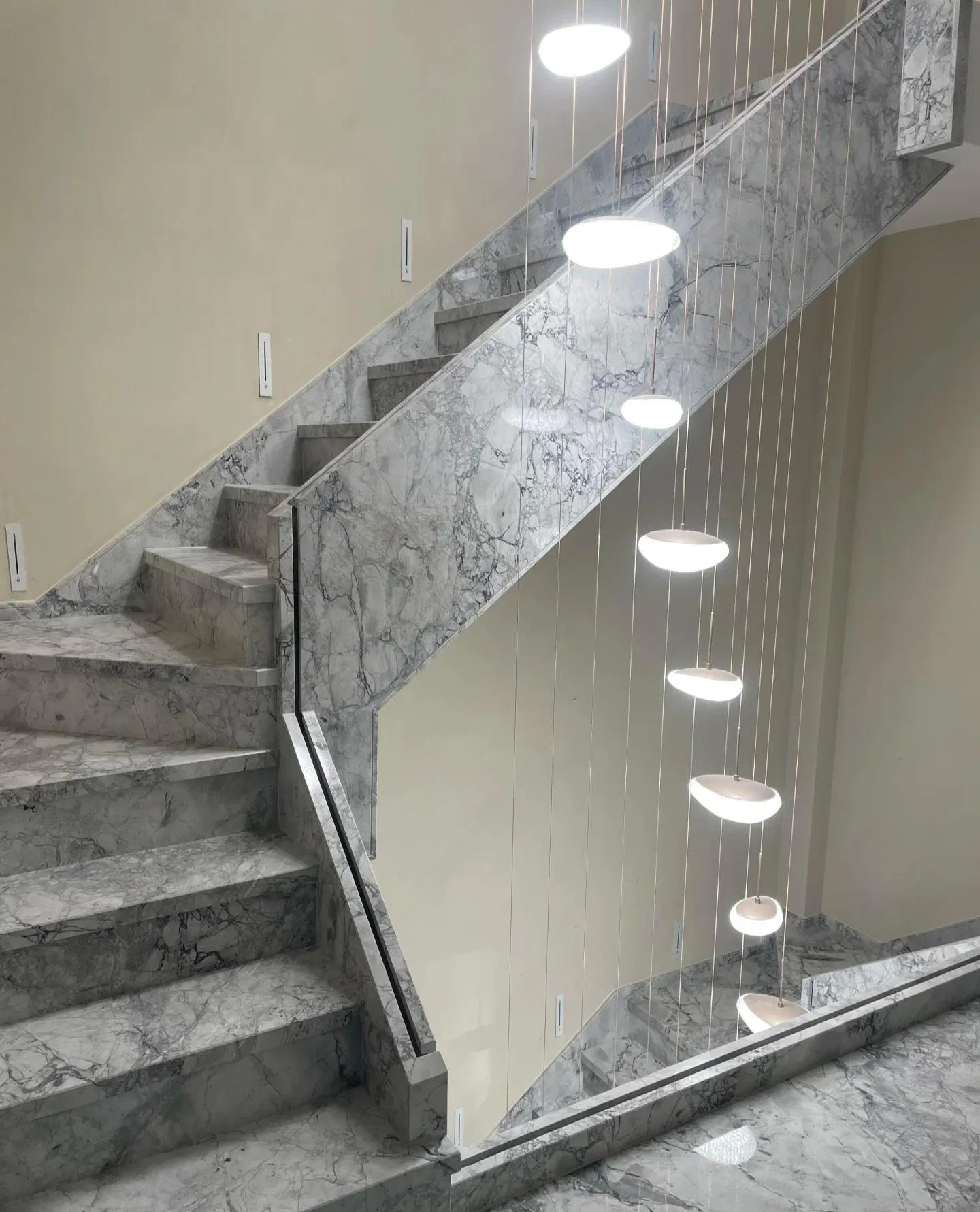 Customized Natural Stone Stairs Grey Marble Tiles for Stairs Tiles Marble Stair Step Tread