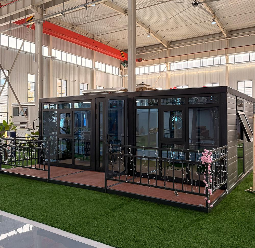 Luxury Large Space Galvanized Steel Container Full Facilities Expandable House for Residential