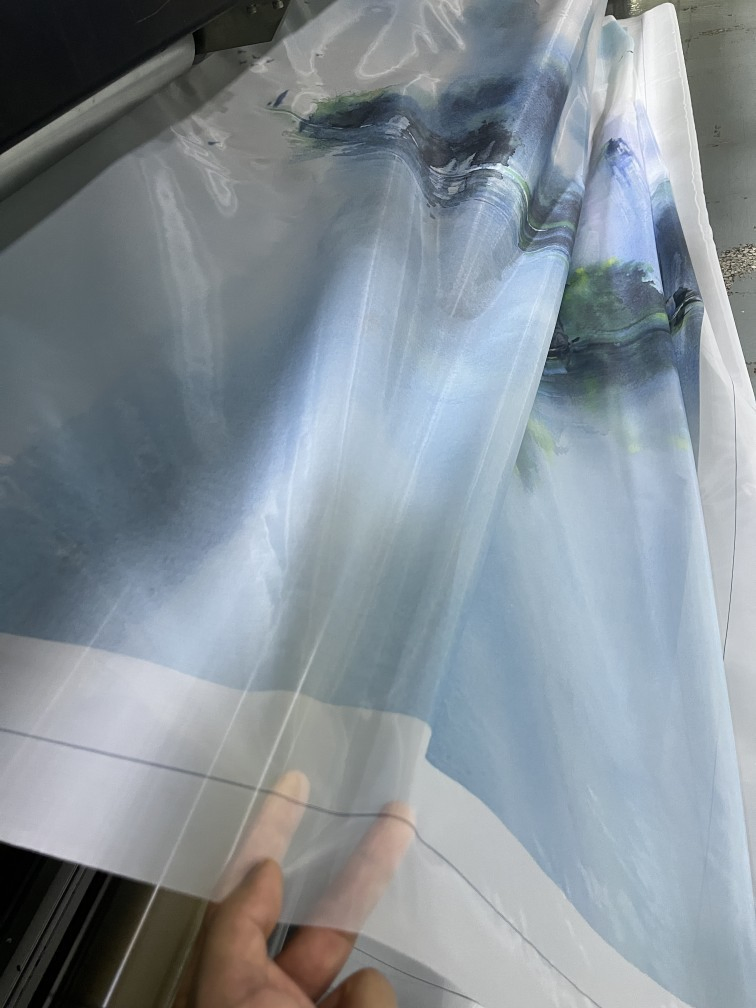 New Chinese-Style Decorative Screen Made From Semi-Transparent Silk