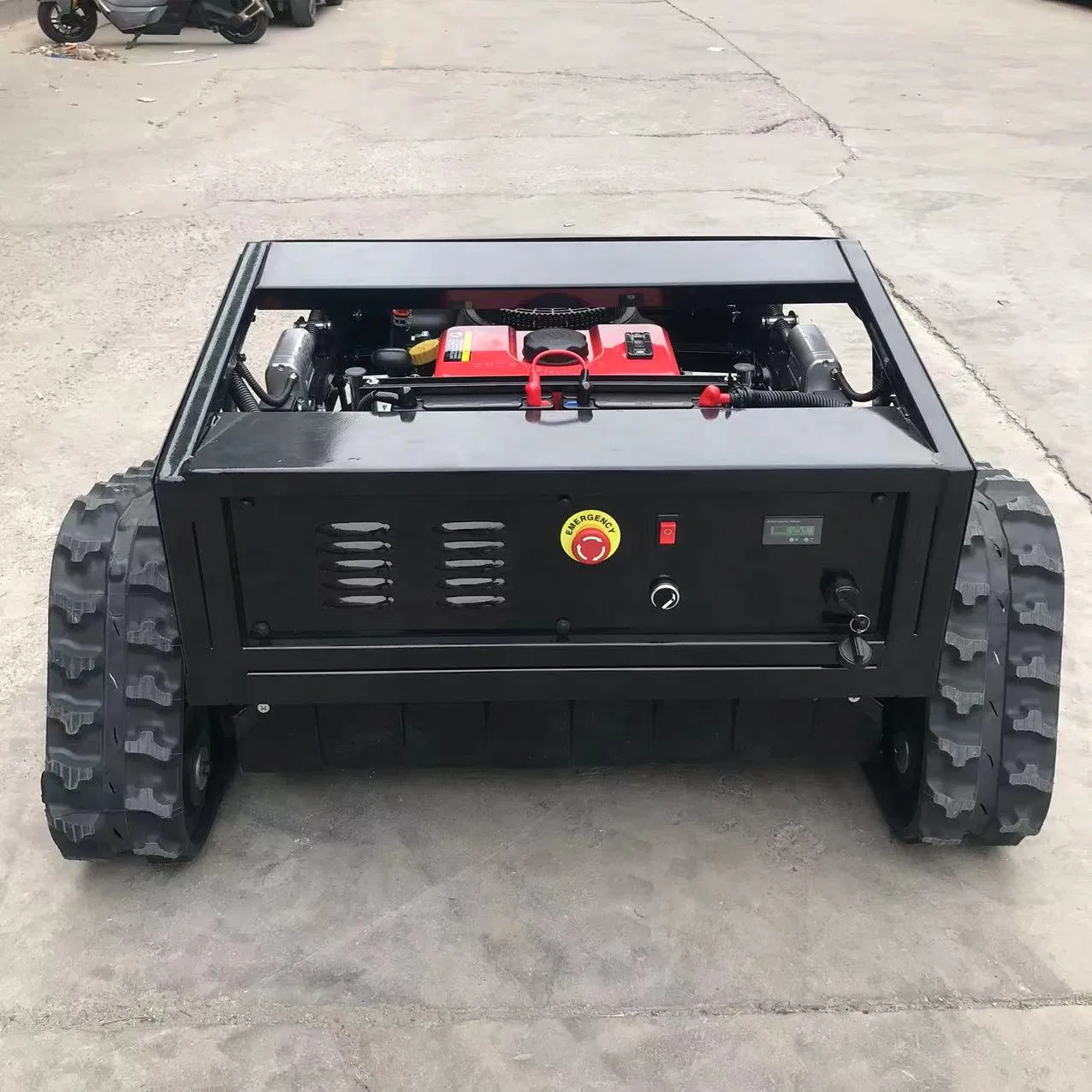 Робот-газонокосилка с GPS и пультом управления