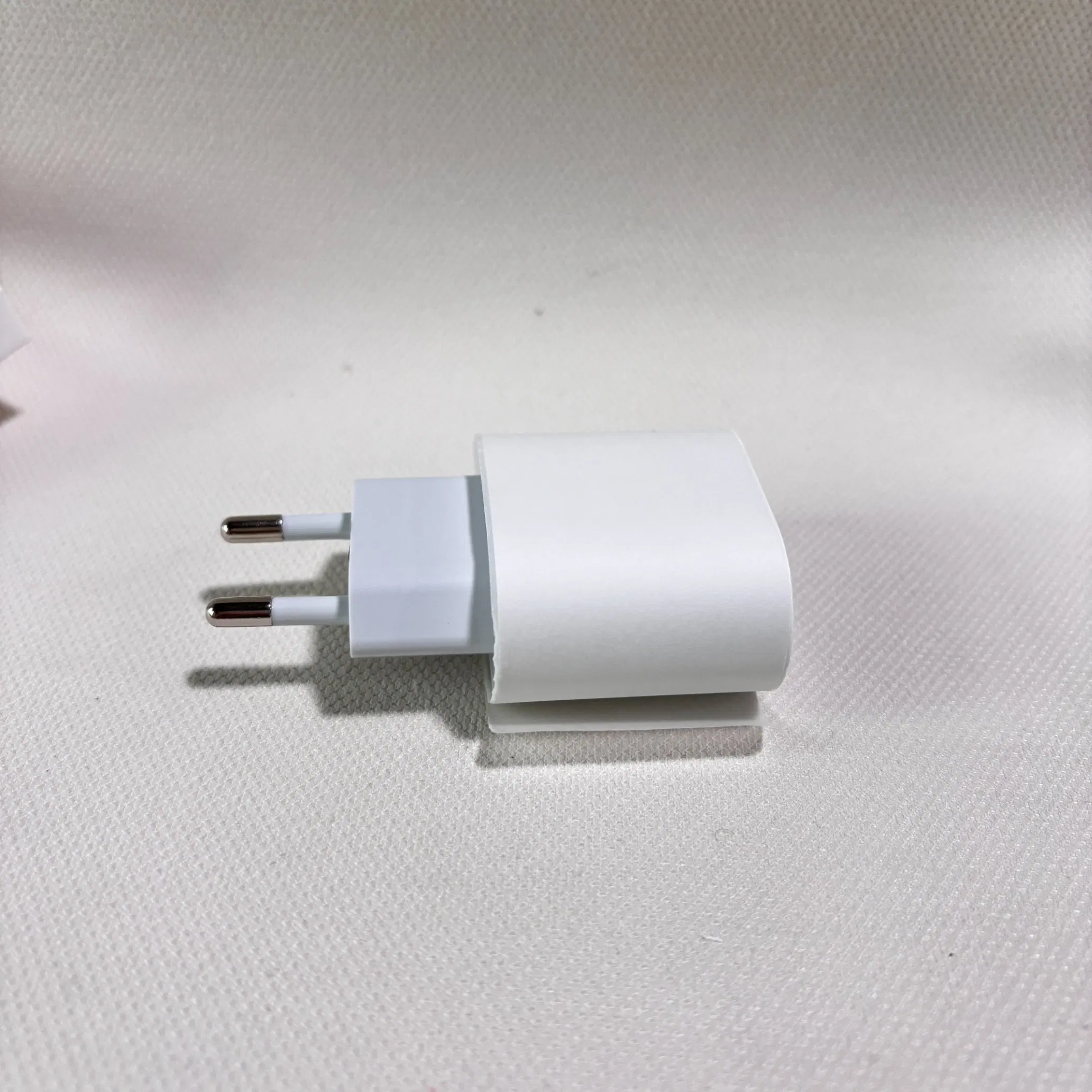 Top1 Charger High-Quality, Integrated Us/UK/EU Plugs, Smooth Multi-Country Use Without Obstacles, High Efficiency Safe Fast Charging, Suitable for Carrying out