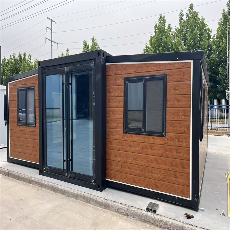 Grade 10 Dormitories Plastic Film Packaging Tiny House Expandable Office