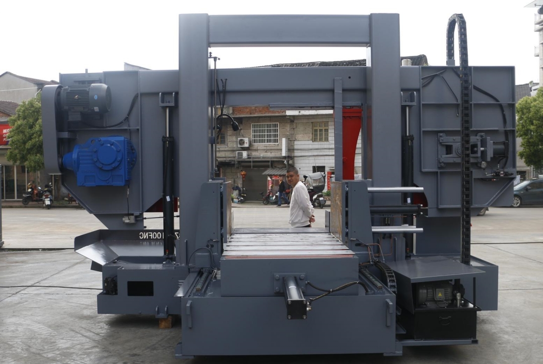 Ленточнопильный станок автоматический с гидравлическим натяжением