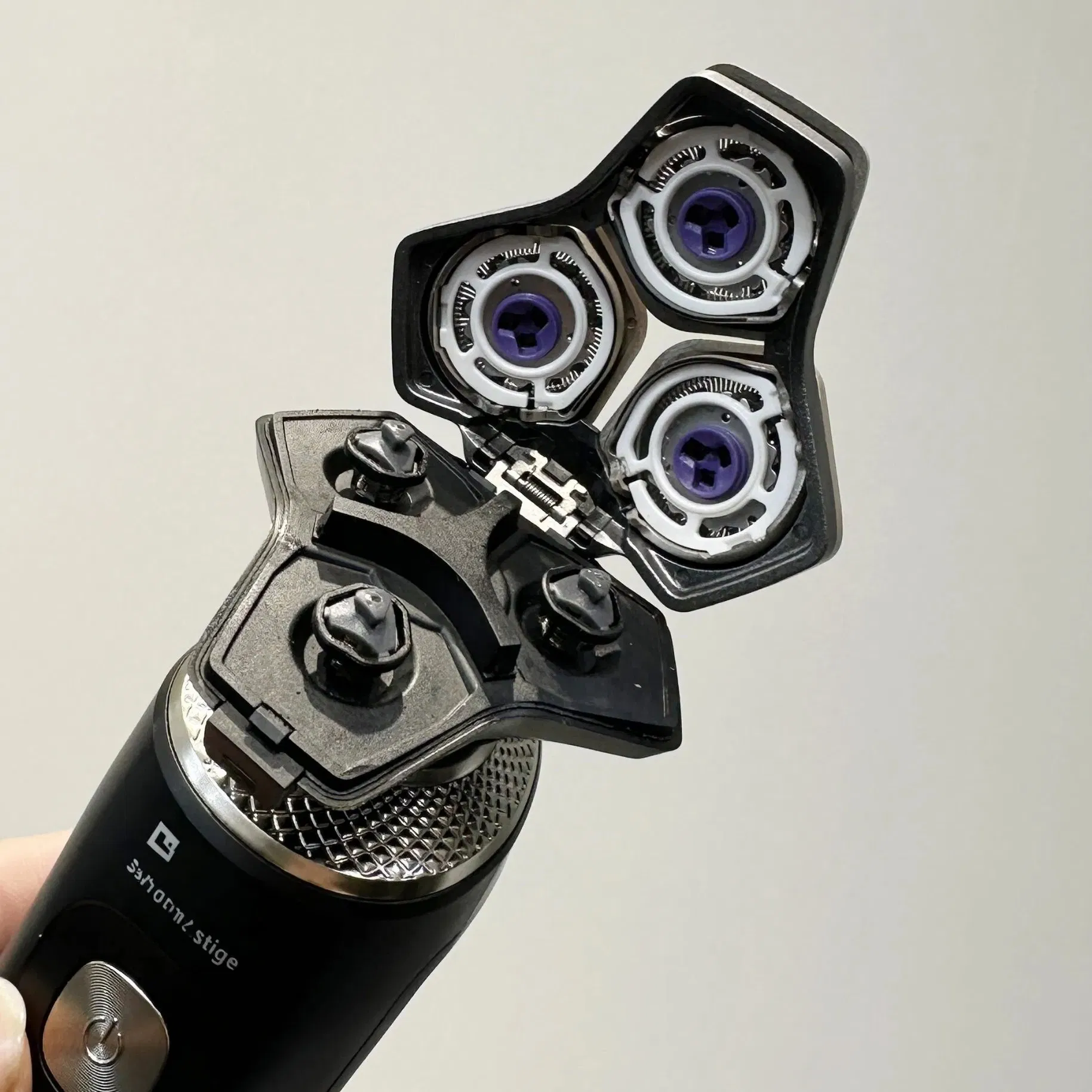 Rechargeable Men's Electric Shaver 9400, Perfect for Face and Body