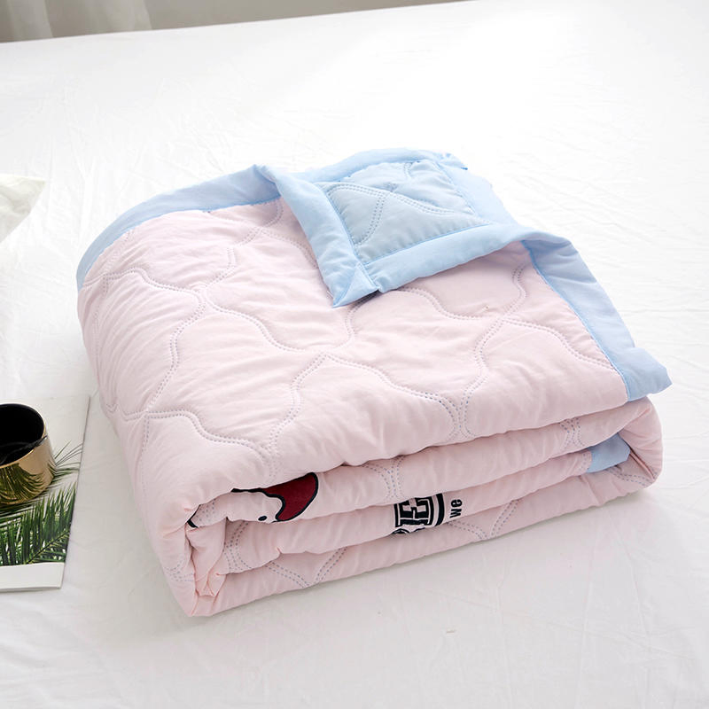 Super Soft Pre Washed Microfiber Covering Poly Fiber Filling Thin Summer Ultrasonic Heat Emboss Bedspread Set