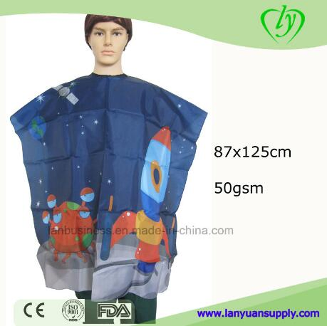 Непромокаемая накидка для стрижки волос черная