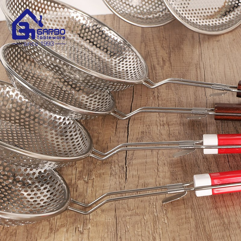 Wholesale Non-Stick Stainless-Steel Kitchen Tool Leakage Strainer Food Skimmer with Plastic Handle