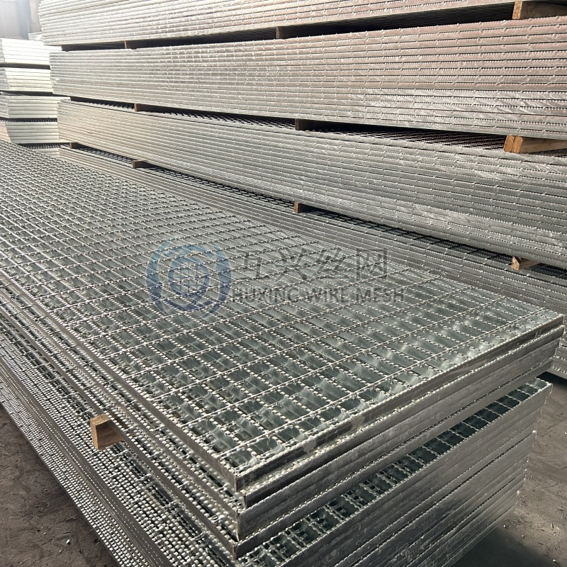 Long-Lasting Performance Steel Grating Heavy Duty Sidewalk Trench Drain Cover for Enhanced Water Management Efficient Drainage Solutions