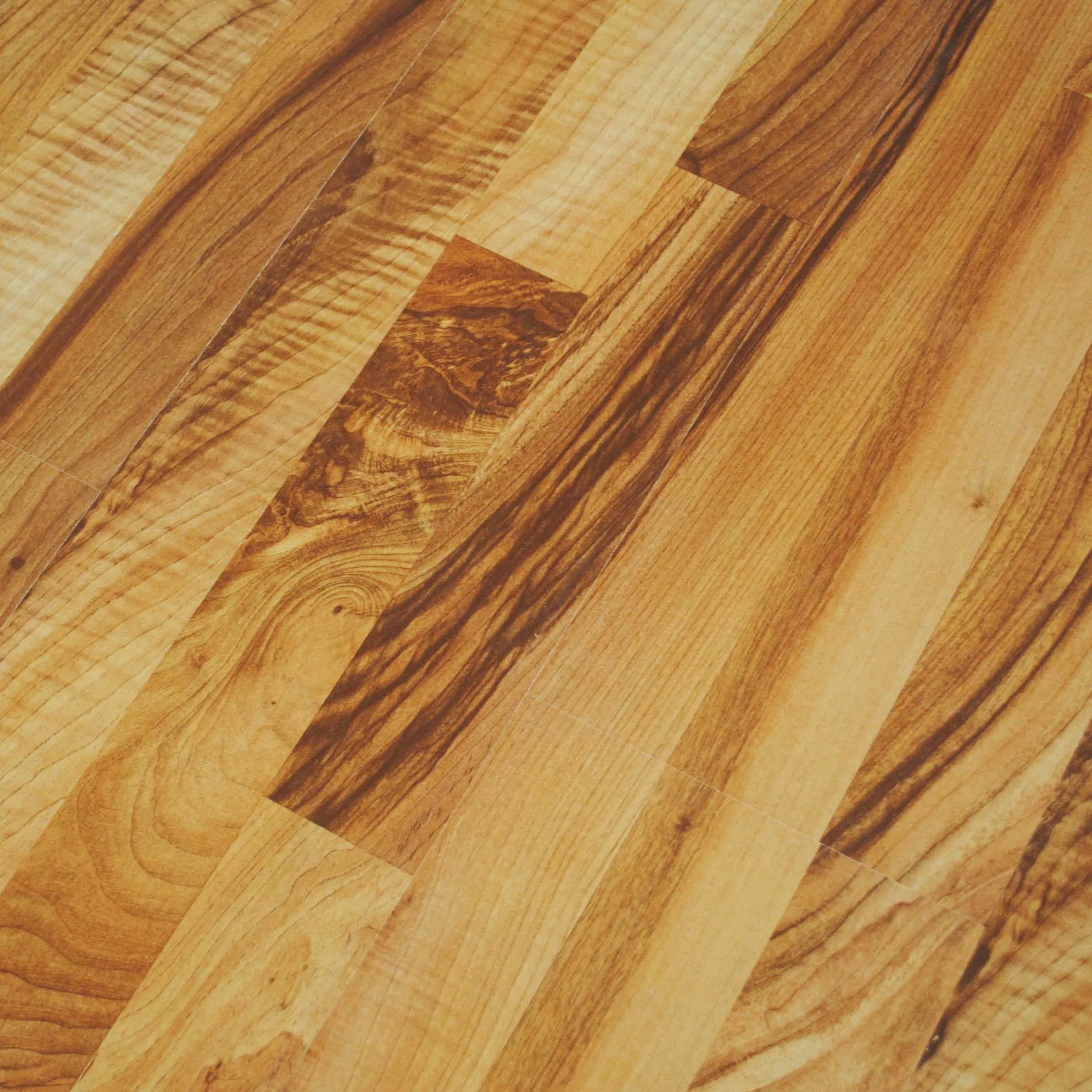 Vintage Wear-Resistant Laminate Flooring - Classic Wood Grain & Age-Resistant