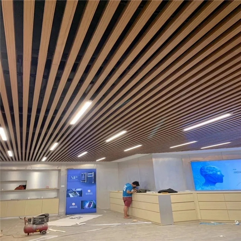 Aluminum Ceiling Beautifies Imitation Wood Exteriors